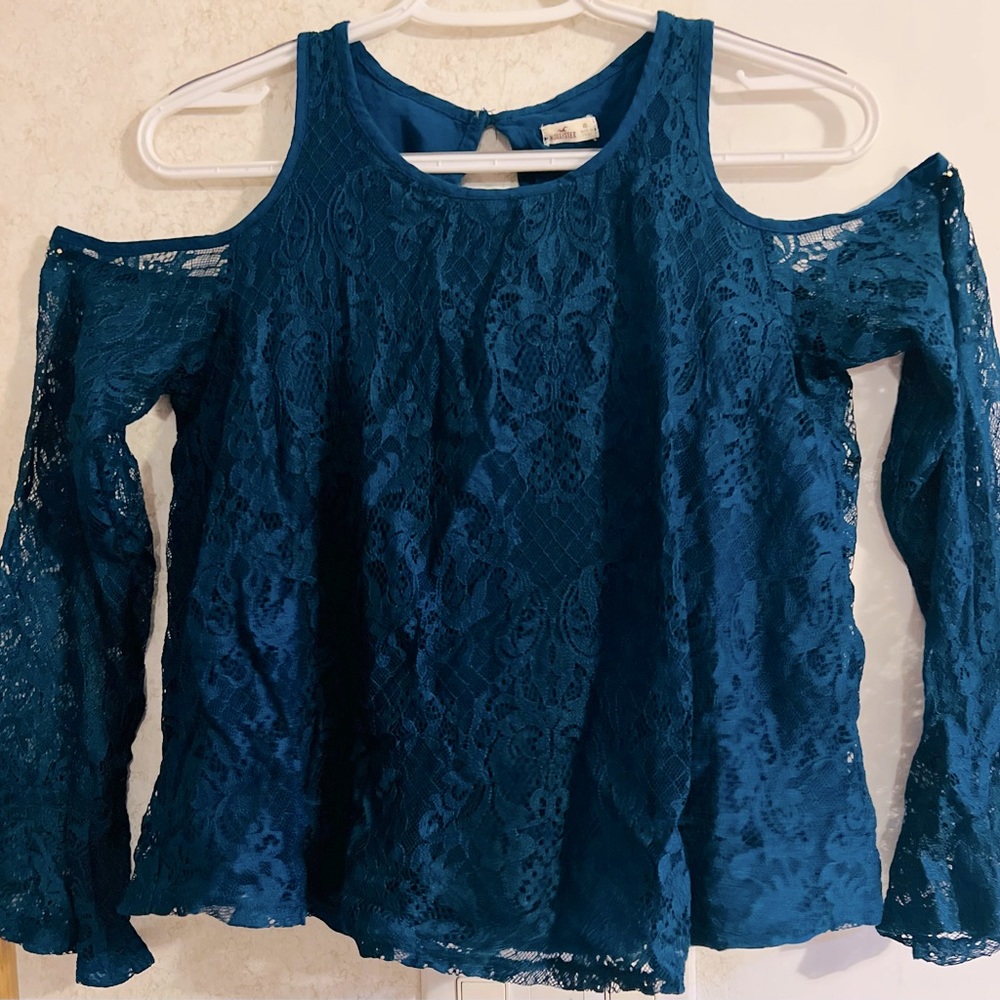 Long sleeve lace.